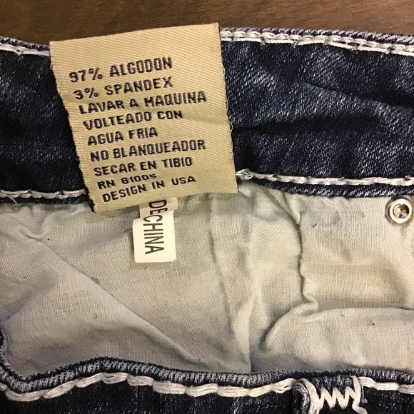 L.A. Idol 11 Cropped Capri Jeans Low Rise Embellished Flap Pockets Distressed - Picture 9 of 10